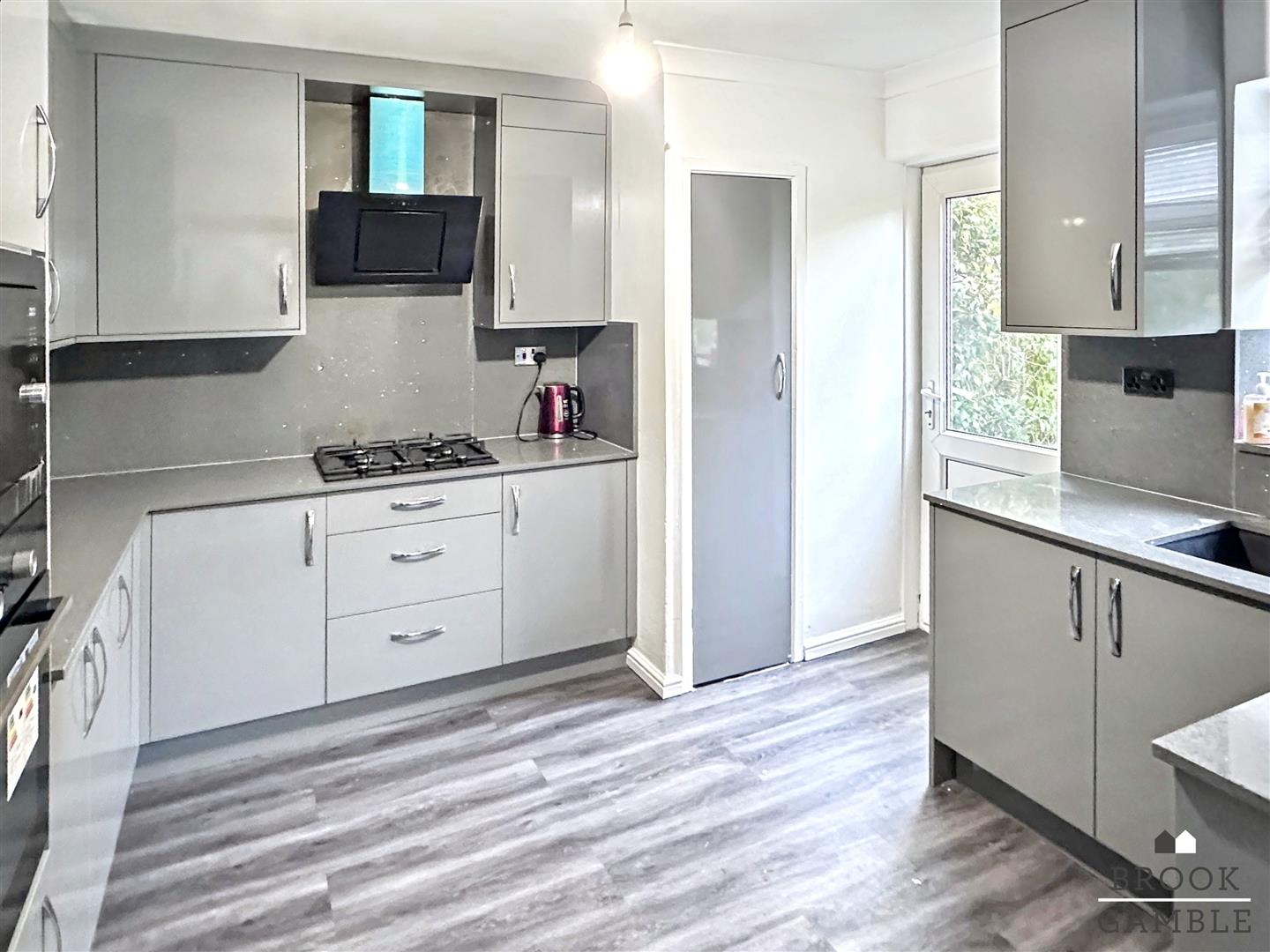 3 Bedroom House - End Terrace. Avard Crescent in Eastbourne, East Sussex 6